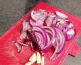 Une image de l'étape 1 de Pickles d'oignons rouge.