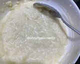 Foto langkah ke 4 dari resep Korean Cream Cheese Garlic Bread.