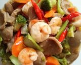 Foto langkah ke 7 dari resep Capcay Udang Bakso.