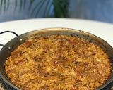 Foto del paso 3 de la receta: Paella de oreja de cerdo con puerro y ajos tiernos