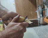 Foto del paso 1 de la receta: Patatas fritas encebolladas y croquetas