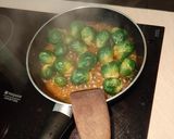 Une image de l'étape 3 de Choux de Bruxelles caramélisés.