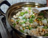A picture of step 12 of White Sauce Pasta.