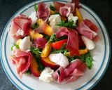 A picture of step 6 of Nectarine, Prosciutto and Mozerella Salad.