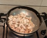 A picture of step 4 of Mushroom soup.