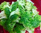 Hình bước làm 1 của món Bông Cải Xanh Luộc Chấm Chao