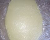 A picture of step 5 of Tear drop milk candy.