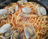 Foto del paso 7 de la receta Tallarines a la marinera con almejas y gambas