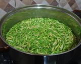 Foto langkah ke 1 dari resep Tumis Bunga Pepaya dan Ikan Teri.