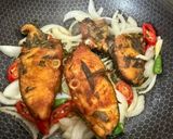 Gambar langkah 3 resipi 👩‍🍳Ikan Tenggiri Goreng Daun Kesum.