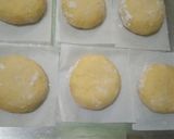 Foto langkah ke 4 dari resep Donat Hias untuk Jualan (NO ulen).