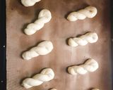 Hình bước làm 3 của món Bánh quẩy Hàn Quốc (Kkwabaegi-Twisted Korean doughnuts)