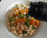 Foto del paso 7 de la receta: Ensalada de alubias blancas
