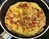 Foto del paso 4 de la receta: Tortilla de Alcachofas con Jamón Ibérico