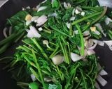 A picture of step 2 of Spinach Coriander Creamy Soup.