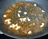 Foto del paso 2 de la receta: Gulas picantitas con langostinos y pulpo