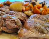 Foto del paso 7 de la receta: Jamoncitos de pollo con chalotas y zanahorias al vino tinto