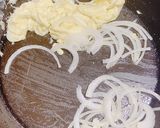 A picture of step 3 of Stir-Fried Udon Noodles.