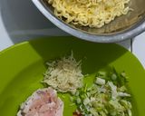 Foto langkah ke 1 dari resep Perkedel Mie.