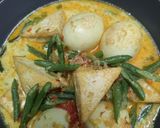 Gambar langkah 5 resipi Gulai Tauhu Telur.
