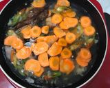 Foto langkah ke 5 dari resep Telur Dadar Kuah Santan Kuning.