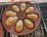 Une image de l'étape 7 de Madeleines au matcha.