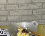 Foto langkah ke 3 dari resep Mi Goreng Kuning.