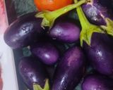 A picture of step 1 of Aloo brinjal.