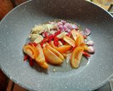 Foto langkah ke 2 dari resep Tumis Cumi Kuah.