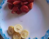 A picture of step 1 of Strawberry Lemonade.