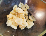 Foto del paso 3 de la receta: Solomillos de Pollo al Ajillo con Patatas