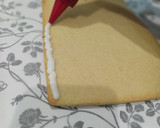 Foto del paso 7 de la receta: Casita navideña de galletas