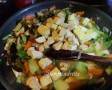 Foto langkah ke 5 dari resep Tumis Caisim Ayam & Tahu.