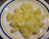 A picture of step 1 of Spanish Potato Omelette with Ham and Cheese.