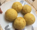 A picture of step 2 of Stuffed yam balls.