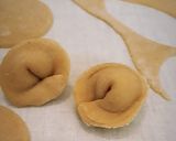 Foto del passaggio 8 della ricetta Tortelli di Primavera