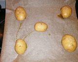 Une image de l'étape 1 de Pomme de terre farcie au poulet.