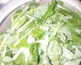 A picture of step 1 of Sarso da saag makki di roti.