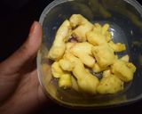 A picture of step 2 of Ginger drink.