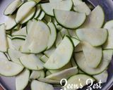 A picture of step 1 of Green Zucchini Fry.