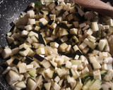 Foto del paso 3 de la receta: Hamburguesas de ternera, berenjena, calabacín y cebolla
