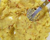Foto langkah ke 3 dari resep 🥔 Pergedel Kentang 🥔.