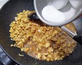Foto langkah ke 5 dari resep Ayam Cincang Kecap (U/ Isian Pau/Bakpao).