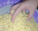 A picture of step 4 of Creamy cheese pasta in sauces.