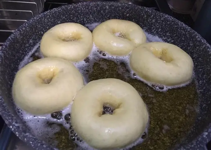 Langkah-langkah untuk membuat Cara membuat Roti Manis Rumahan / Donat Kampung kuning telur