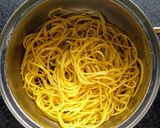 Foto del paso 2 de la receta: Nidos de calabacín, portobello y langostinos