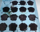 Hình bước làm 3 của món Chocolate nhân caramel