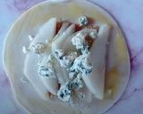 Foto del paso 2 de la receta: Mini tartines de pera y queso azul