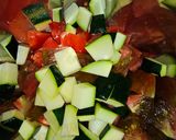 Foto del paso 4 de la receta: Ensalada de tomate con vinagreta de melocotón