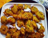 मूंग दाल के वेजी  पकोड़े (Moong Dal Veg Pakode Recipe In Hindi) रेसिपी चरण 5 फोटो